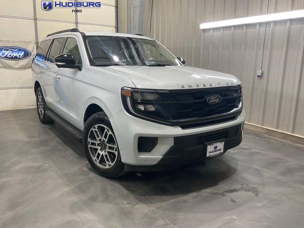 Silver Metallic 2025 Ford Expedition Active 4WD SUV / Crossover Four-Wheel Drive Automatic