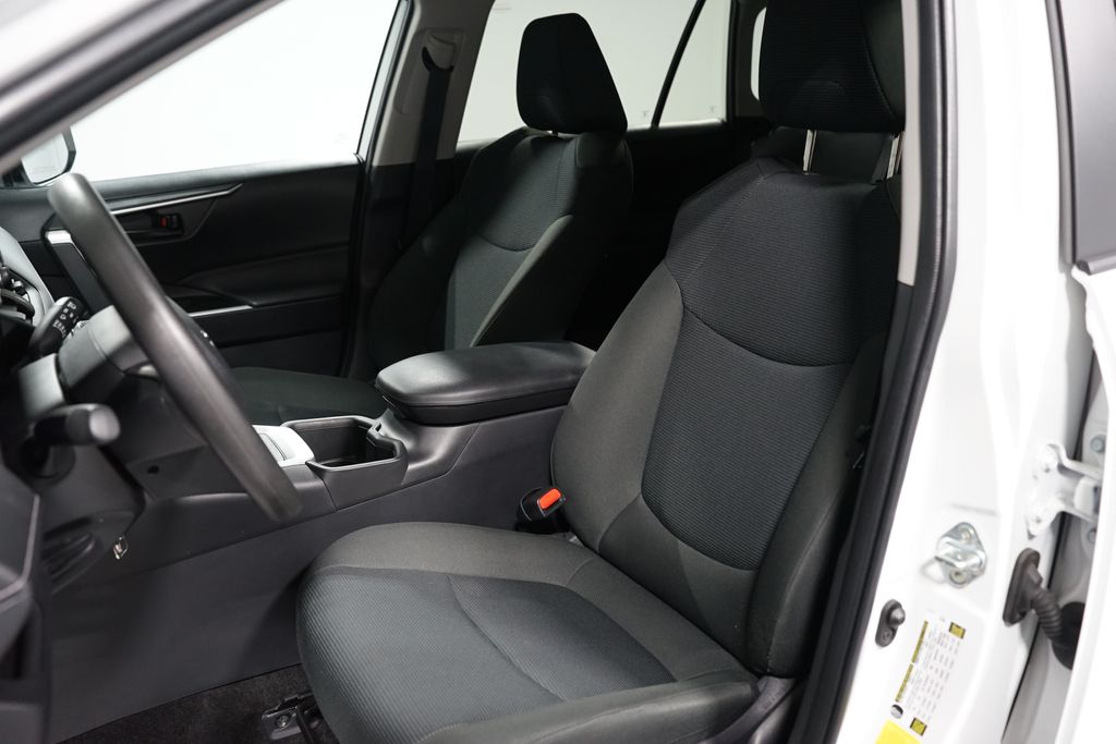 Thumbnail: 2024 Toyota RAV4 - 25