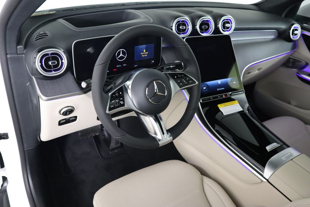 2025 Mercedes-Benz GLC 300 10