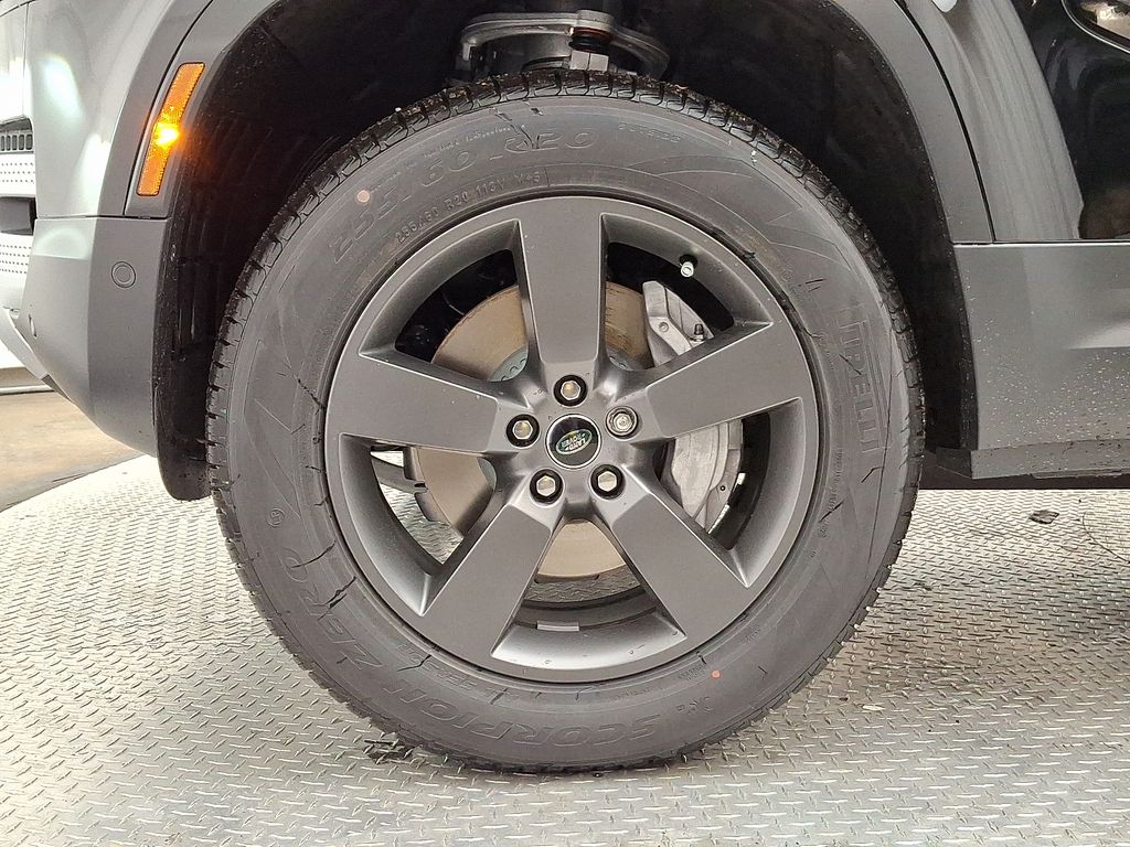 Thumbnail: 2025 Land Rover Defender - 5