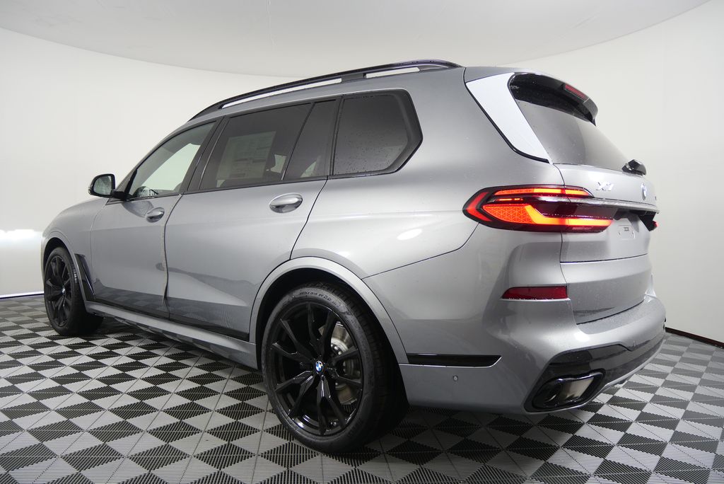 Thumbnail: 2026 BMW X7 - 5