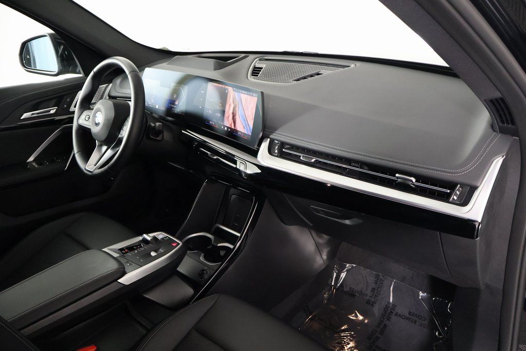 Thumbnail: 2025 BMW X1 - 9