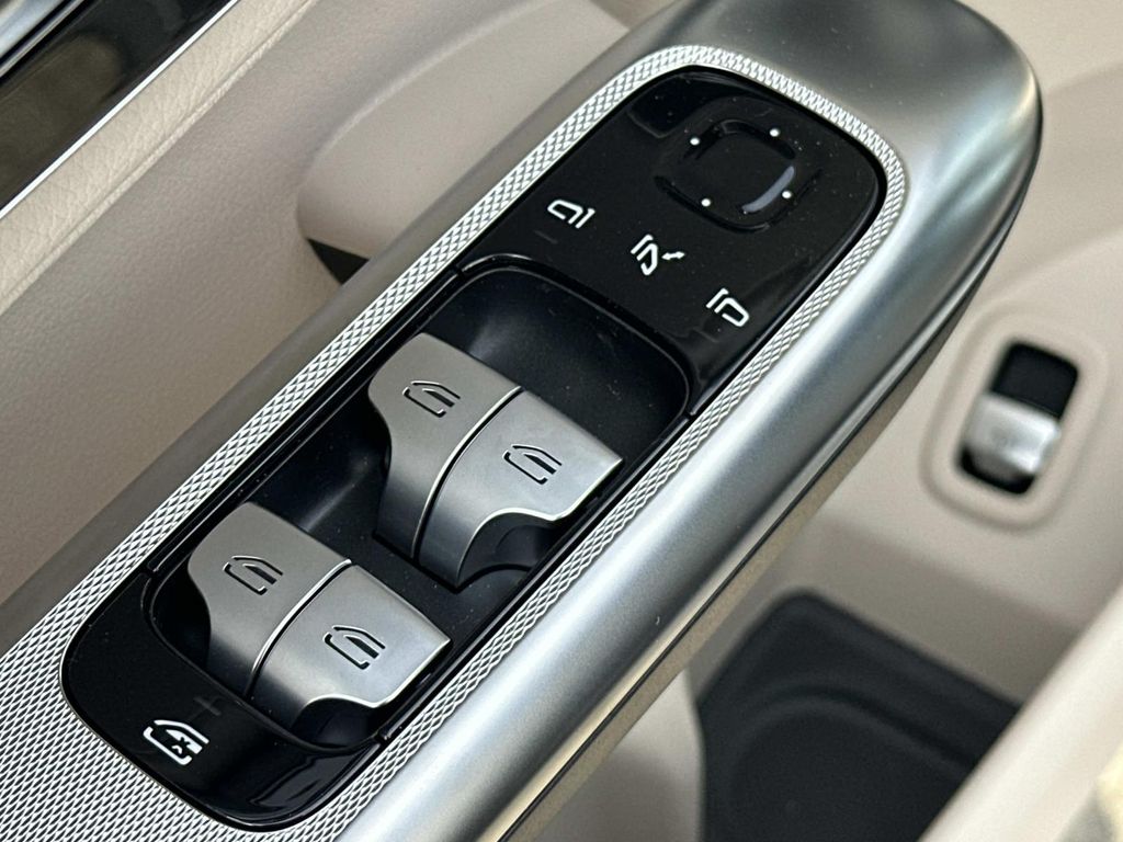 Thumbnail: 2026 Mercedes-Benz GLC - 19