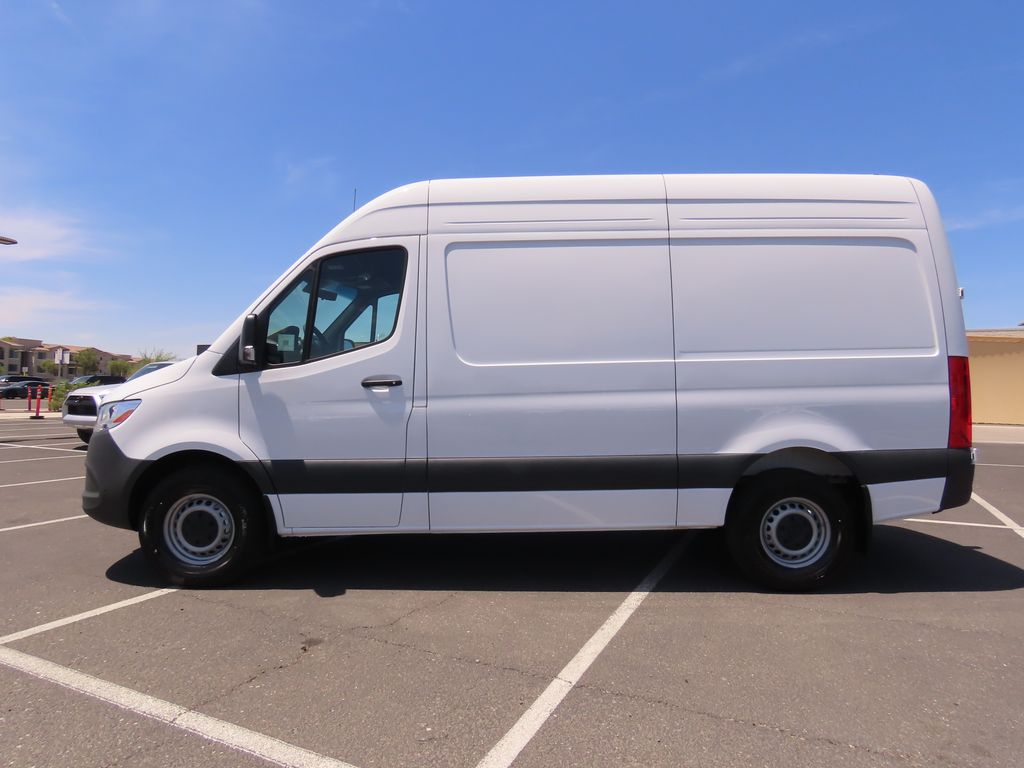 2025 Mercedes-Benz Sprinter 2500 8