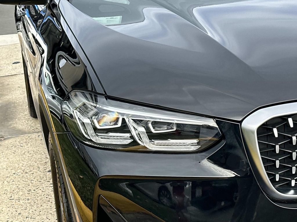 Thumbnail: 2023 BMW X4 - 4