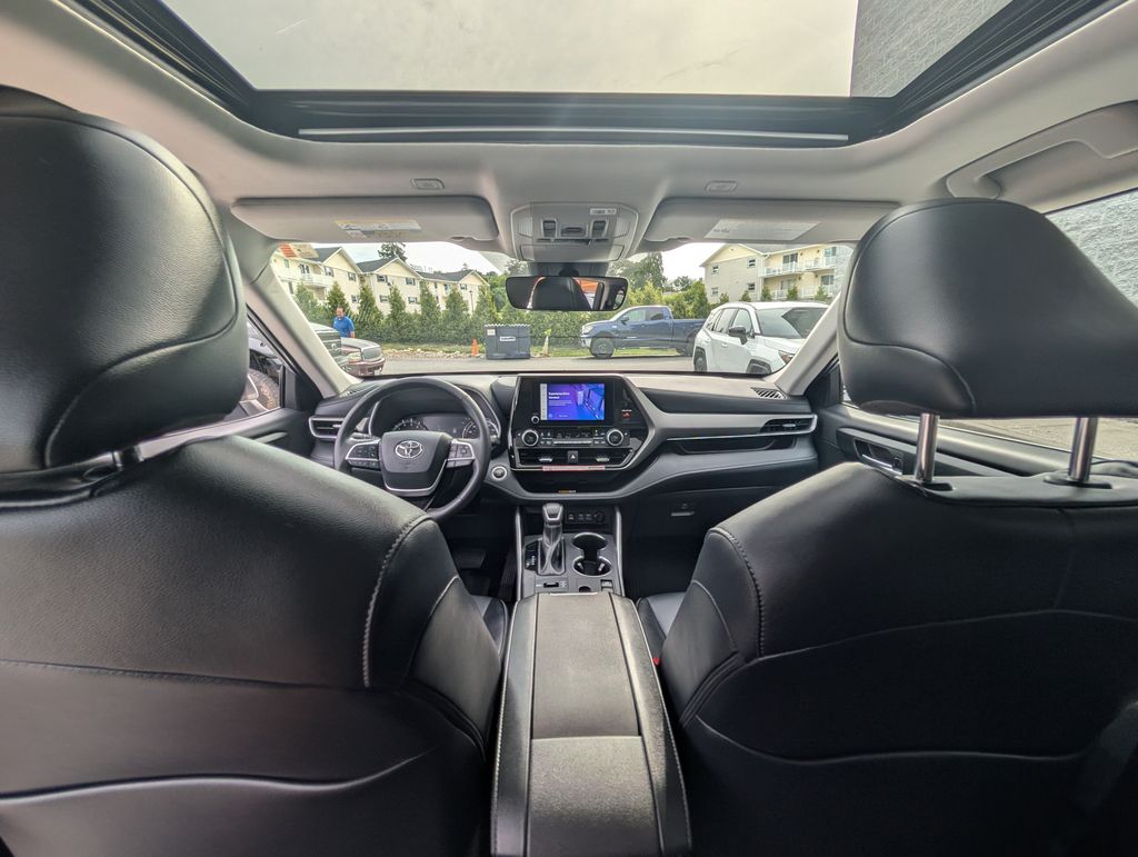 Used 2025 Silver Toyota XLE image 11