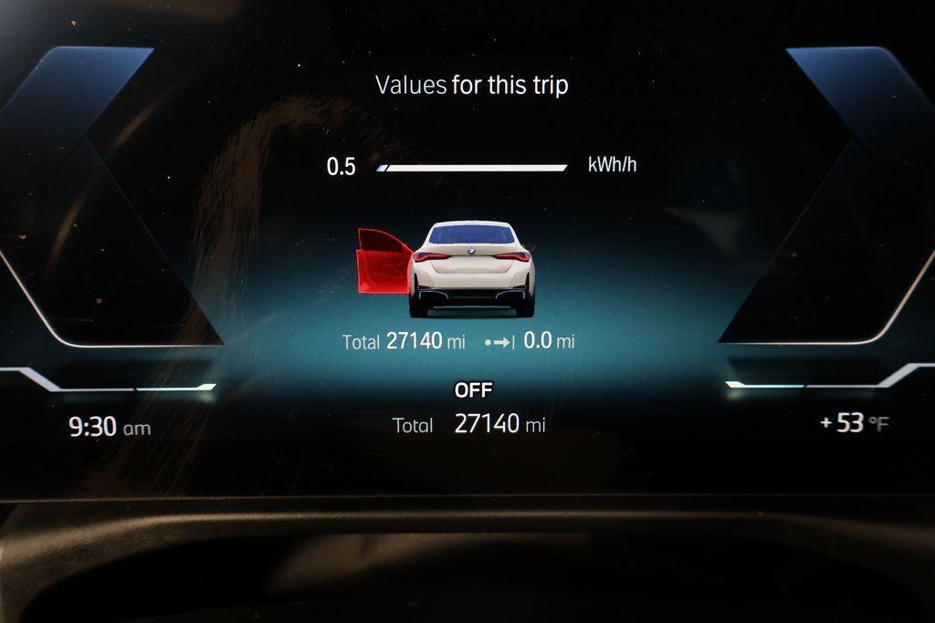 Thumbnail: 2023 BMW i4 - 17