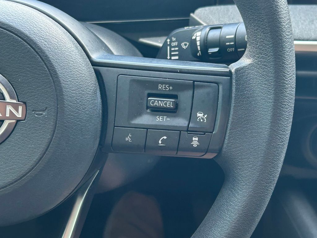 Used 2025 Nissan Kicks SUV