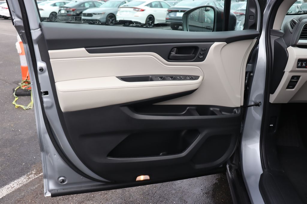 2025 Honda Odyssey EX-L 28