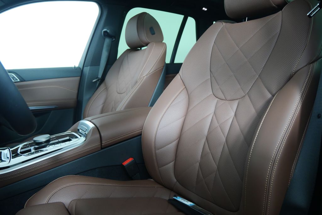 Thumbnail: 2025 BMW X5 - 11