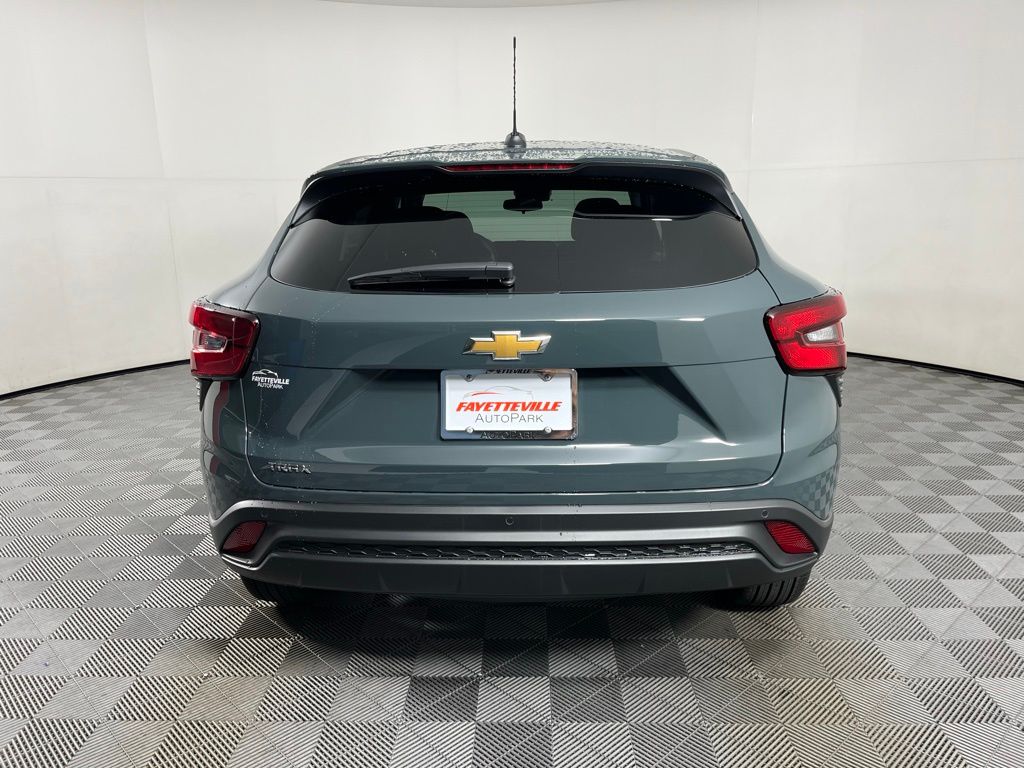 Thumbnail: 2025 Chevrolet Trax - 4