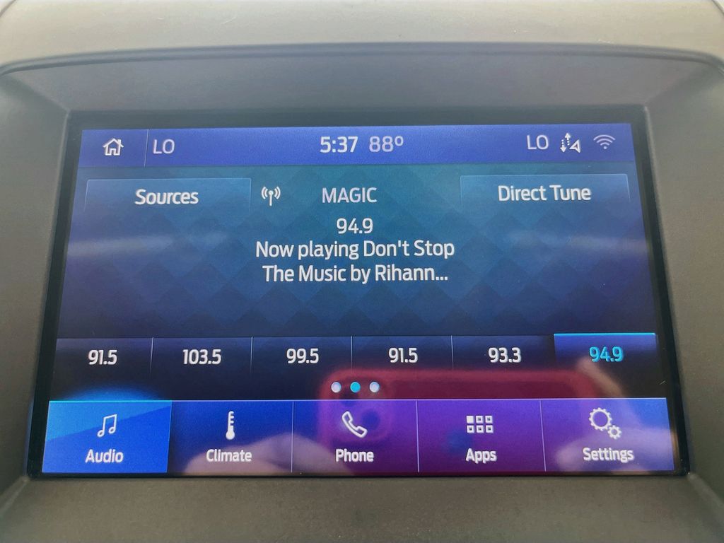 Used 2020 Blue Ford SE image 13