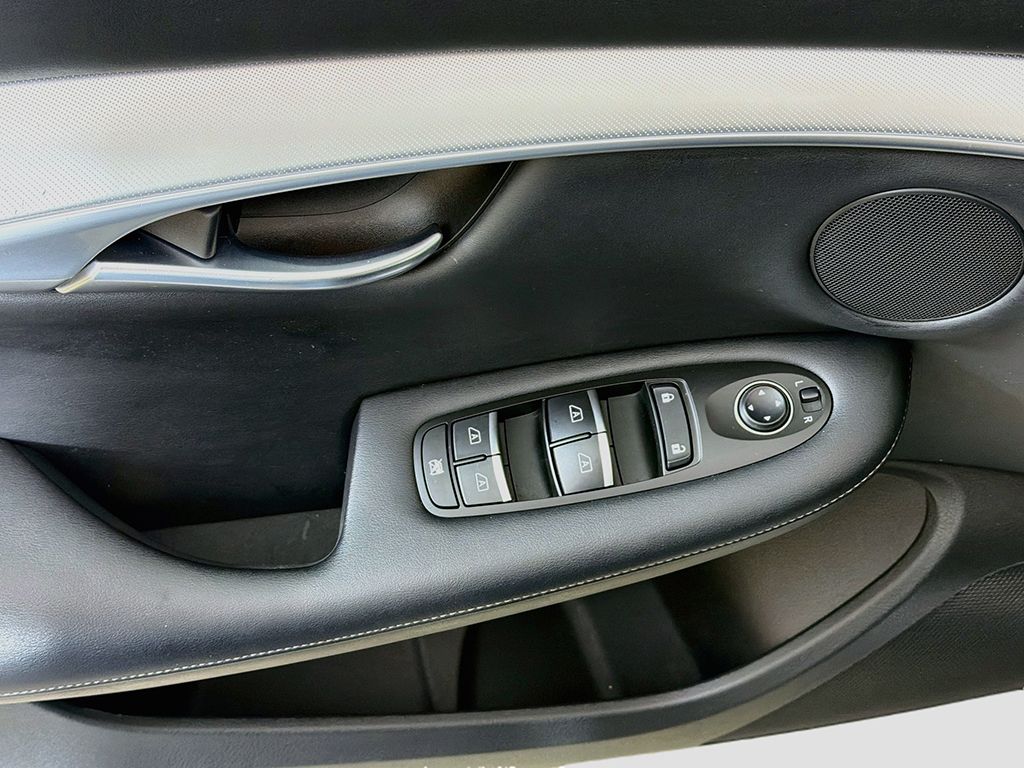 Used 2020 Blue INFINITI LUXE image 30