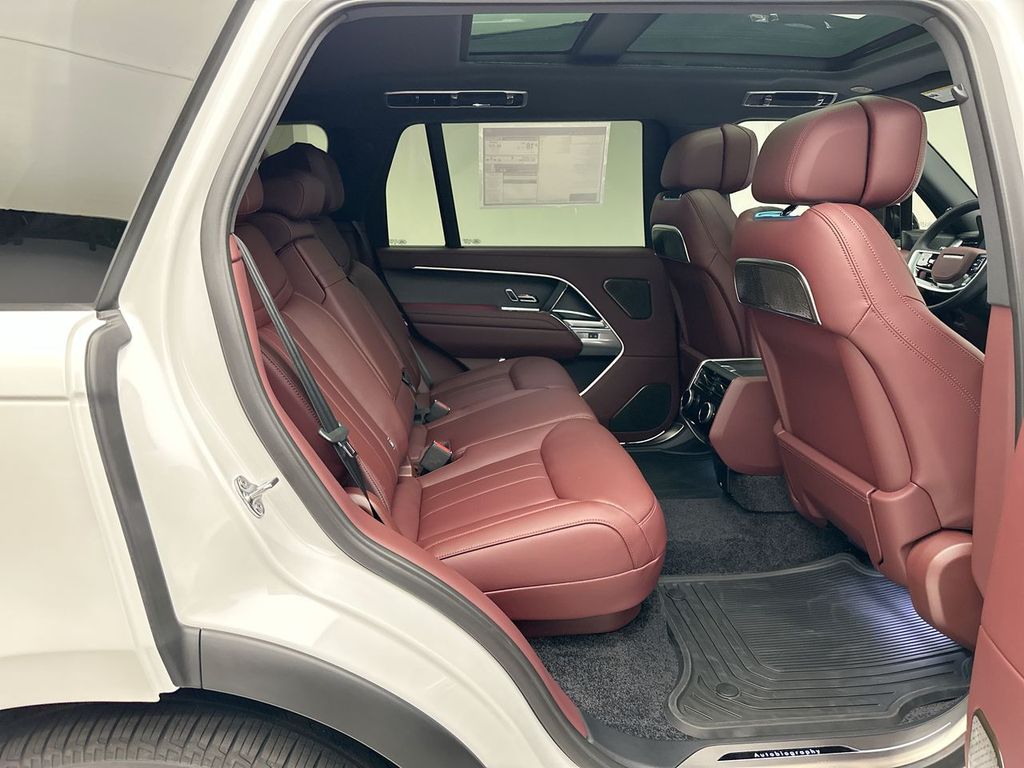 Thumbnail: 2025 Land Rover Range Rover - 6