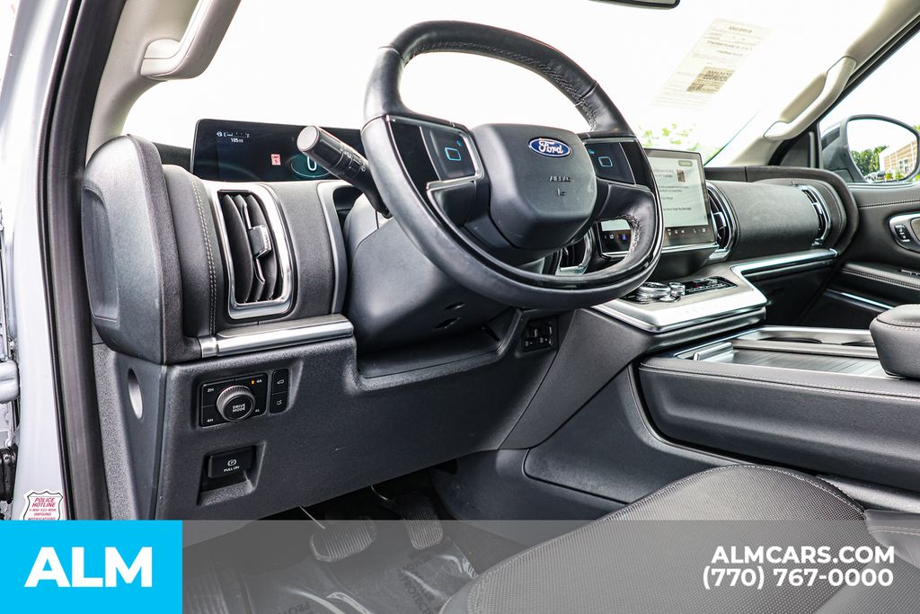 Used 2025 Silver Ford Platinum image 32