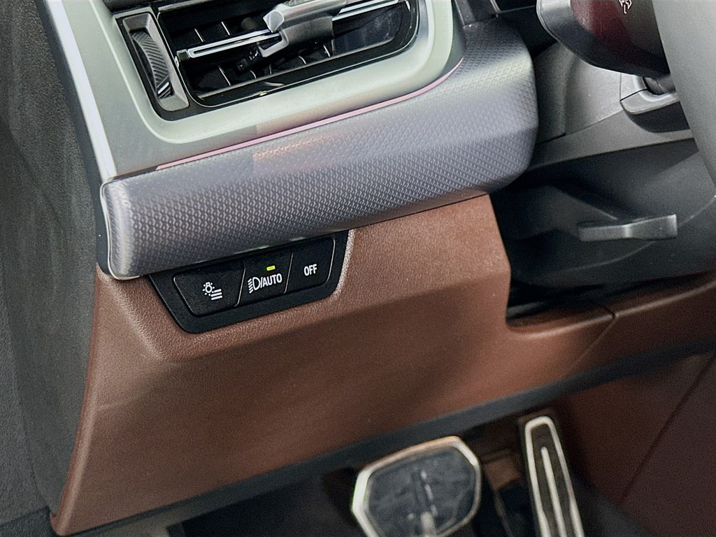 Thumbnail: 2025 BMW X1 - 10