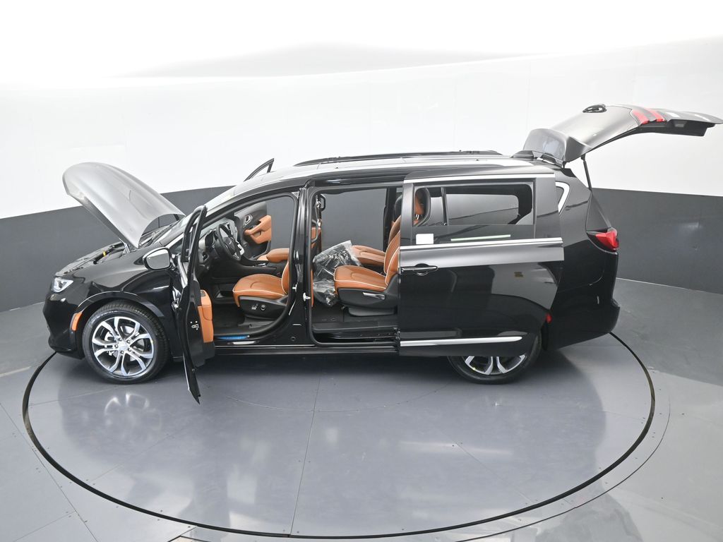 New 2026 Diamond Black Crystal Pearlcoat Chrysler Pinnacle image 73