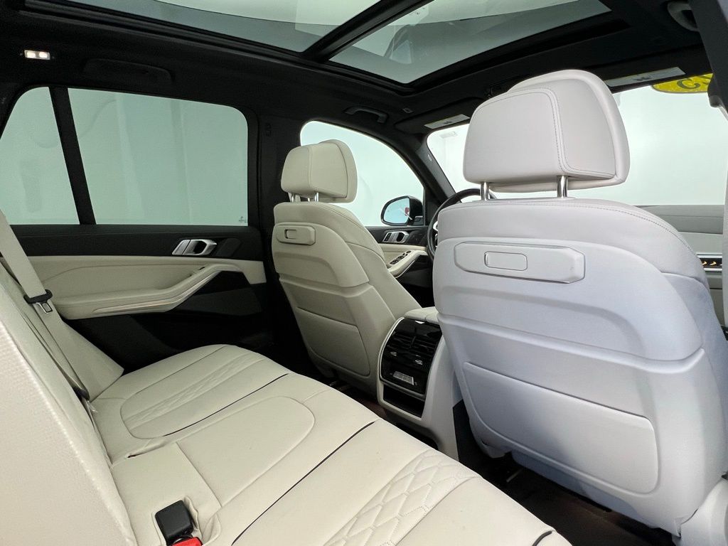 Thumbnail: 2025 BMW X5 - 8