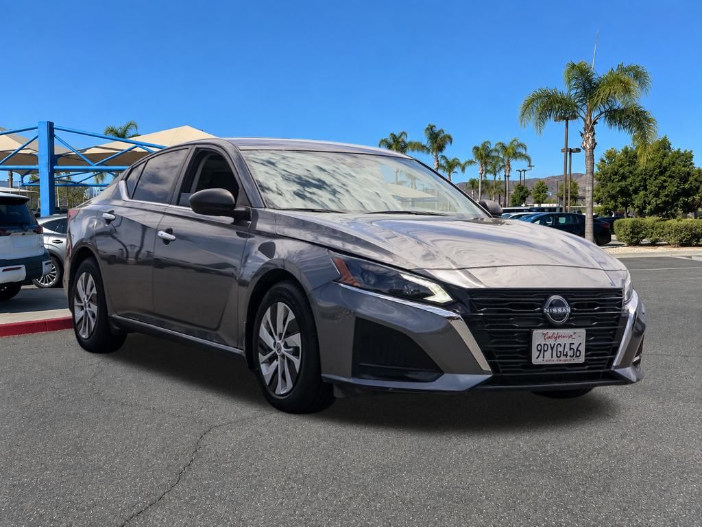 Gray (Gun Metallic) 2024 Nissan Altima Sedan Front-Wheel Drive Continuously Variable Transmission