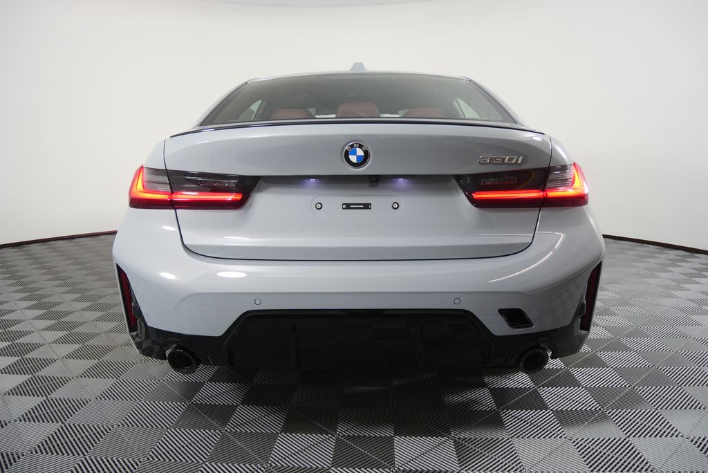 Thumbnail: 2026 BMW 3 Series - 4