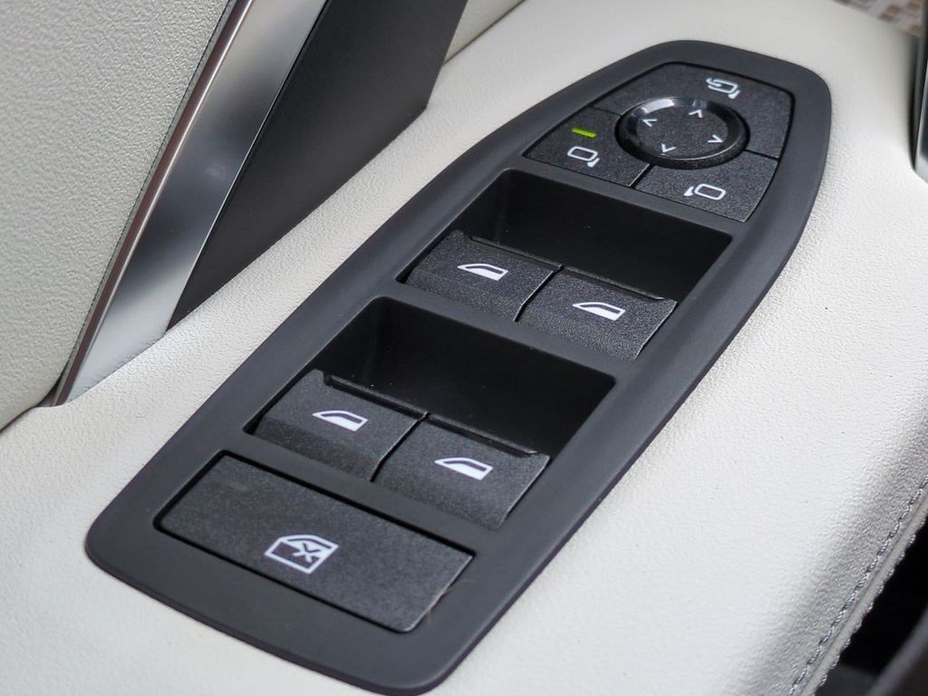 New 2026 White BMW xDrive28i image 25