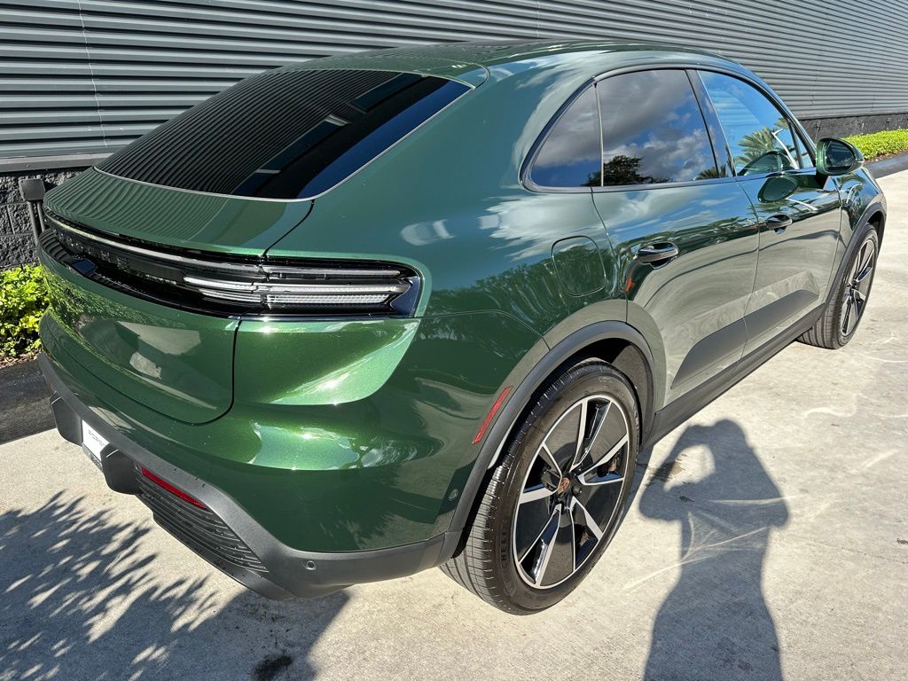 Thumbnail: 2025 Porsche Macan - 9