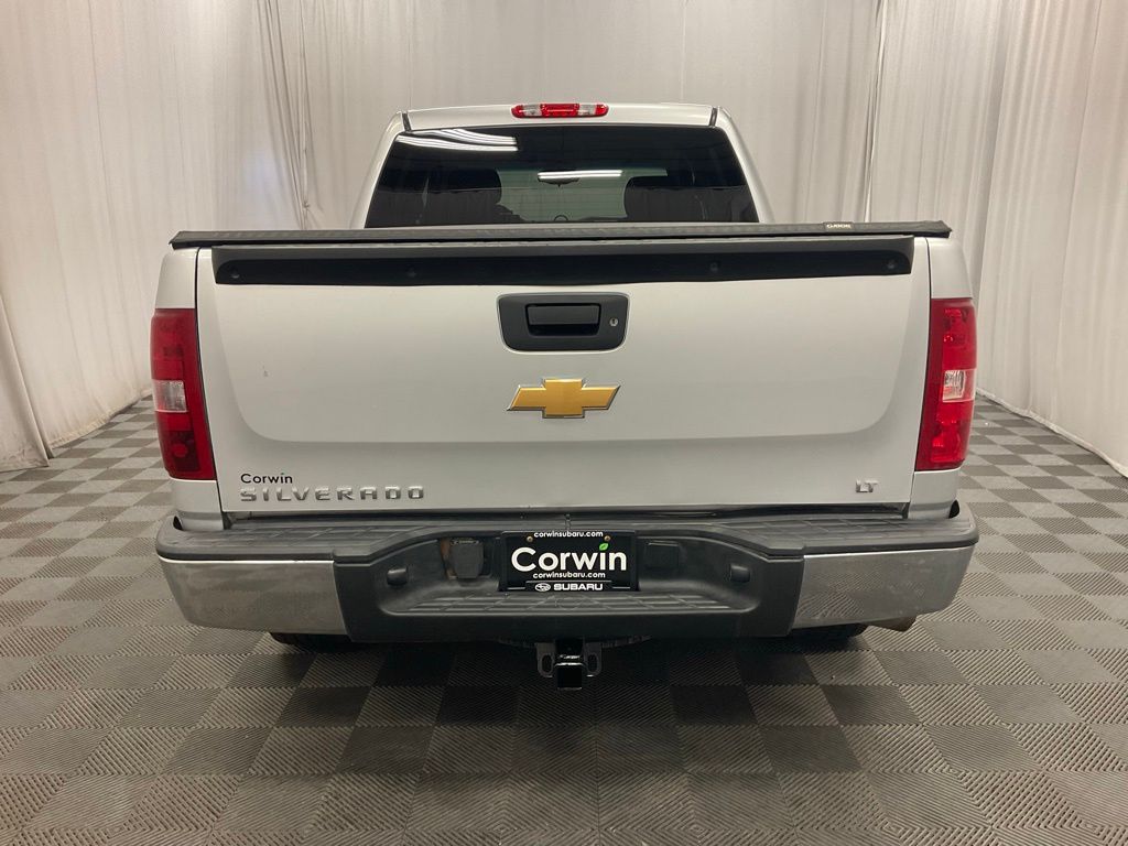 View vehicle photo 5