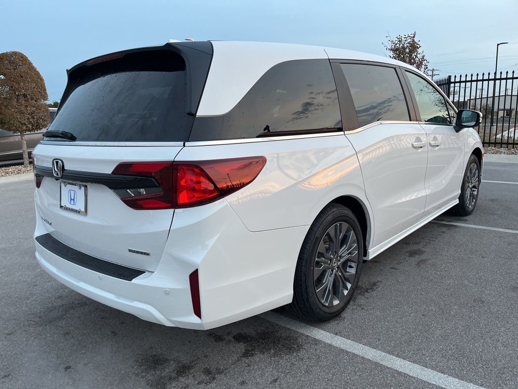 Thumbnail: 2026 Honda Odyssey - 3
