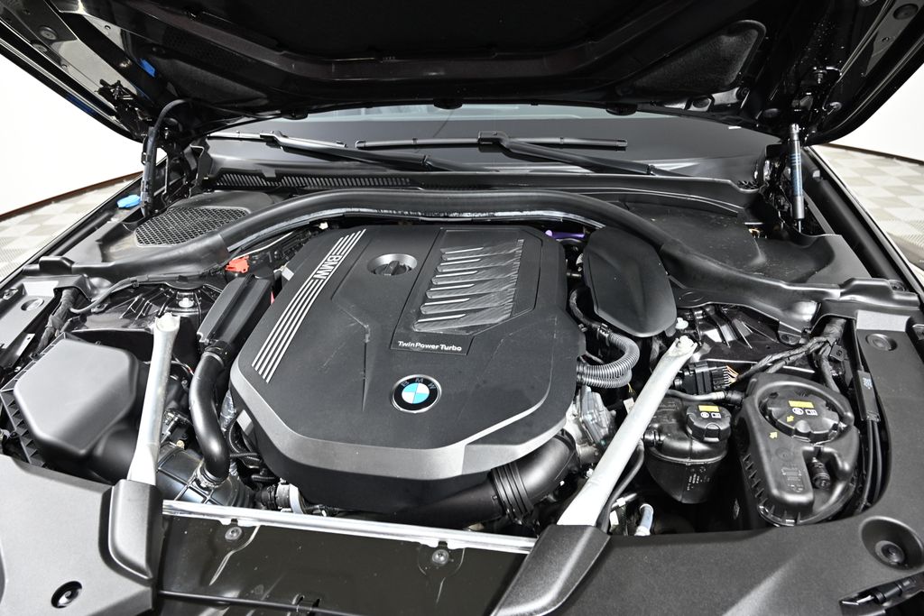 Thumbnail: 2022 BMW 5 Series - 27