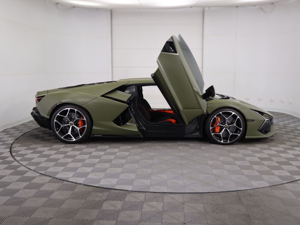 2024 Lamborghini   12