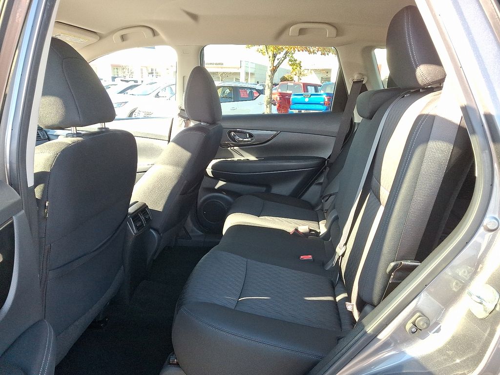 Thumbnail: 2020 Nissan Rogue - 10