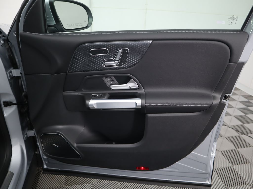 Thumbnail: 2026 Mercedes-Benz GLB - 25