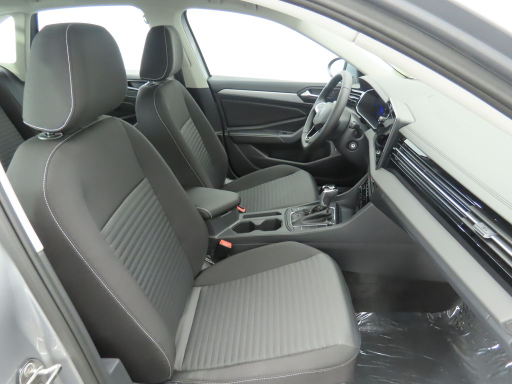 Thumbnail: 2025 Volkswagen Jetta - 20