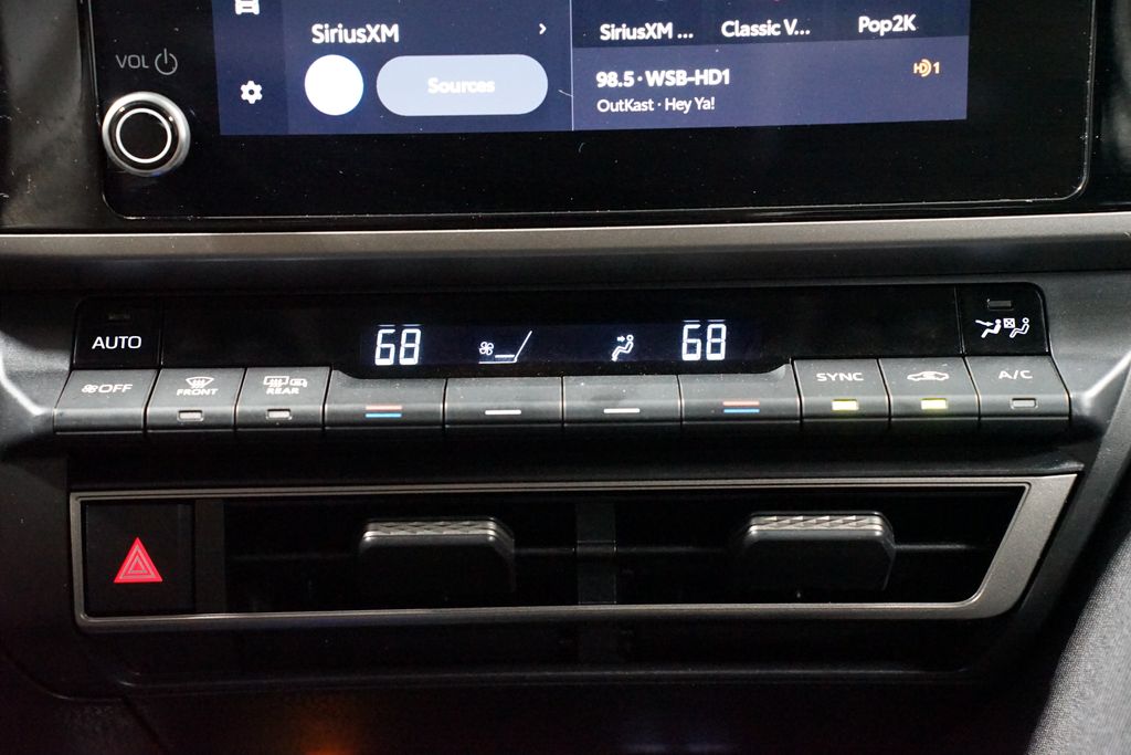 Thumbnail: 2025 Toyota Camry - 20