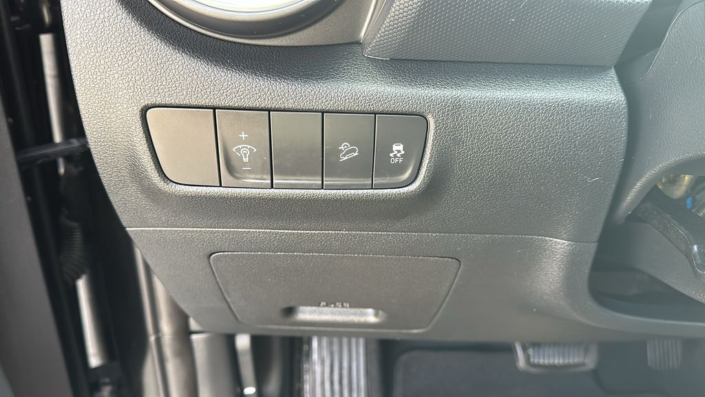 2022 Hyundai Kona SE Black at AutoSavvy Houston Southwest