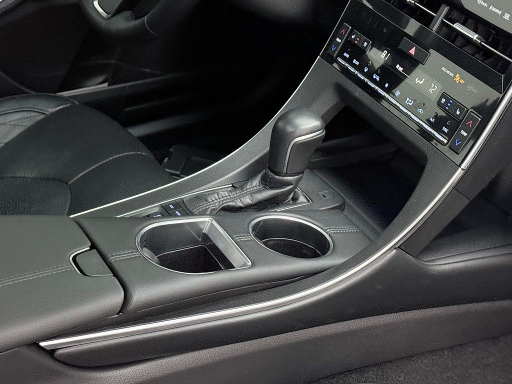 Thumbnail: 2021 Toyota Avalon - 17