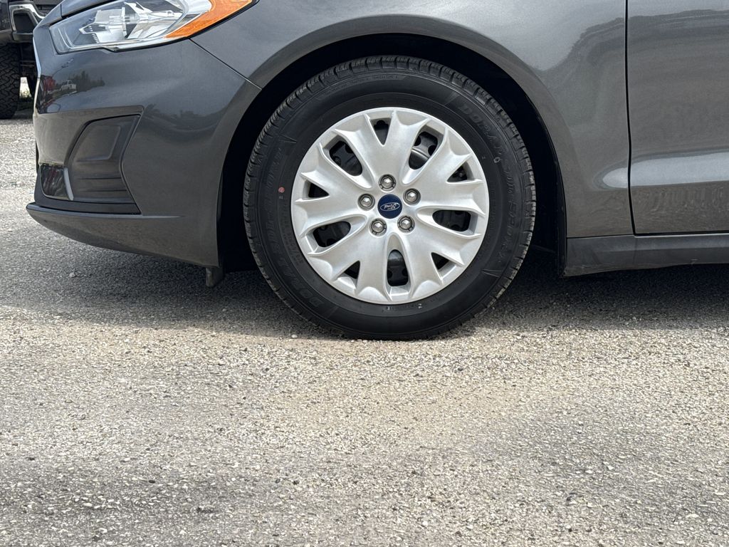 2020 Ford Fusion S - 8
