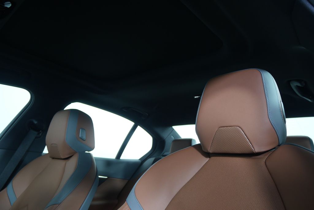 Thumbnail: 2026 BMW 5 Series - 12