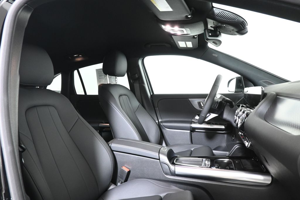 Thumbnail: 2025 Mercedes-Benz GLA - 27