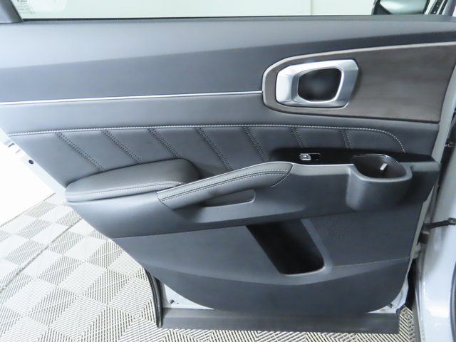 Thumbnail: 2024 Kia Sorento - 27