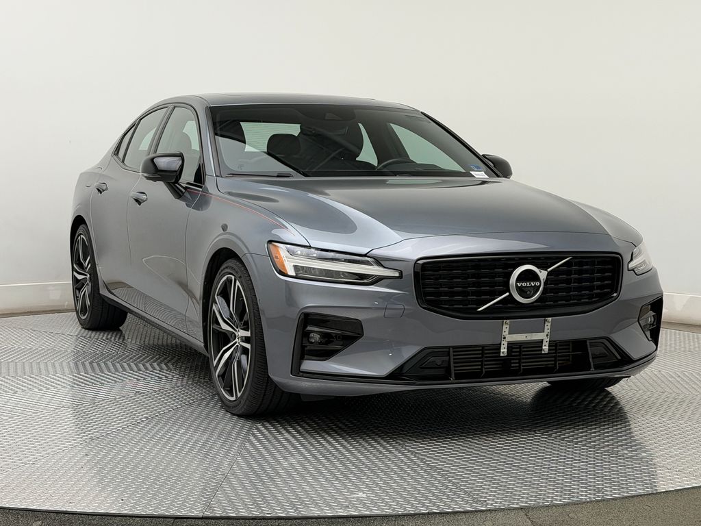 Thumbnail: 2021 Volvo S60 - 2