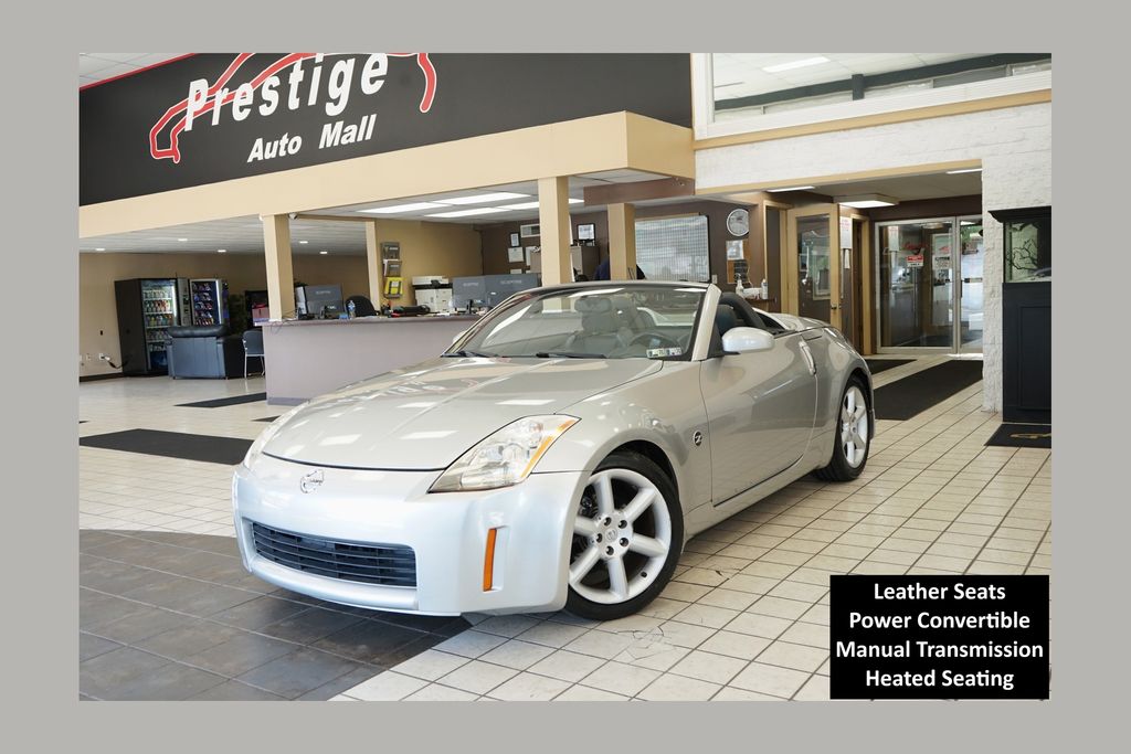 Chrome Silver Metallic 2004 Nissan 350Z Coupe Rear-Wheel Drive 6-Speed Manual