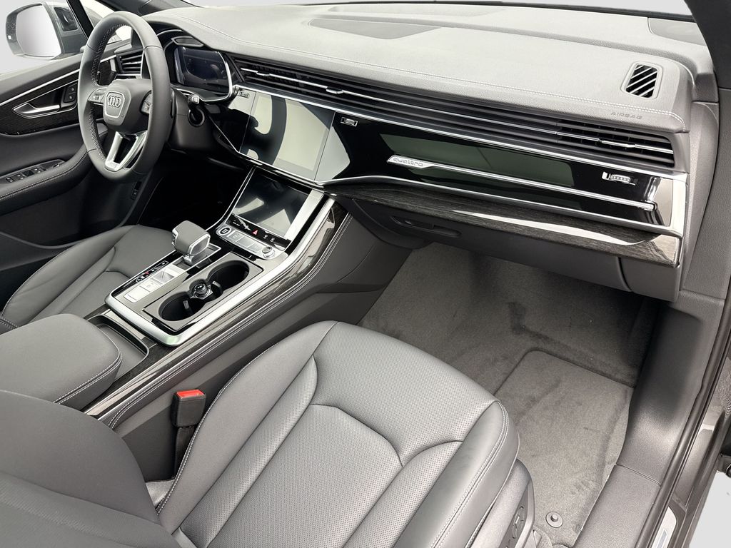 Thumbnail: 2026 Audi Q7 - 17