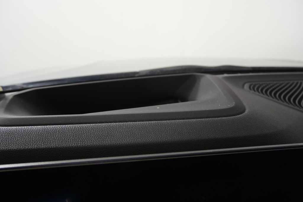 Thumbnail: 2025 BMW 3 Series - 24