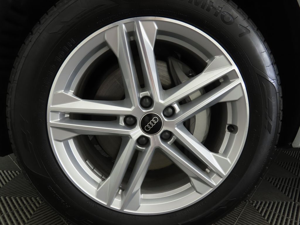2025 Audi Q5  30