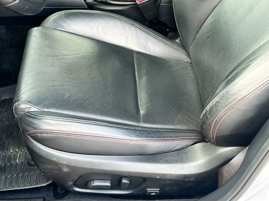 Used 2019 Silver Subaru Limited image 18