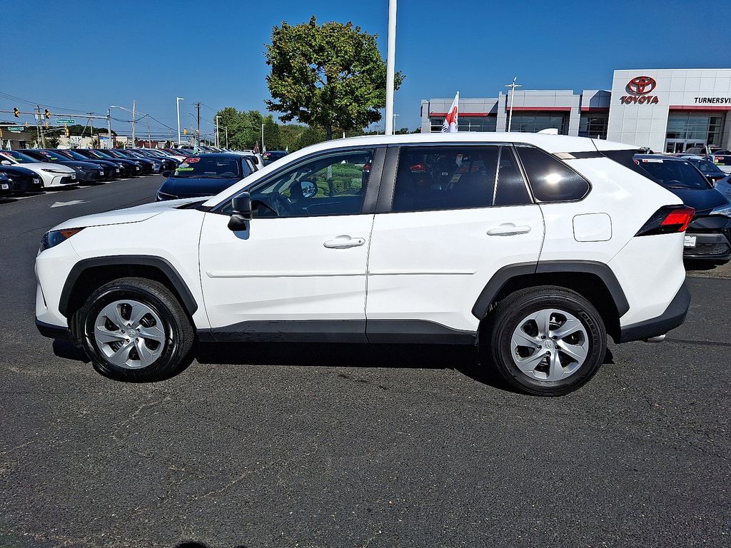 Thumbnail: 2022 Toyota RAV4 - 7