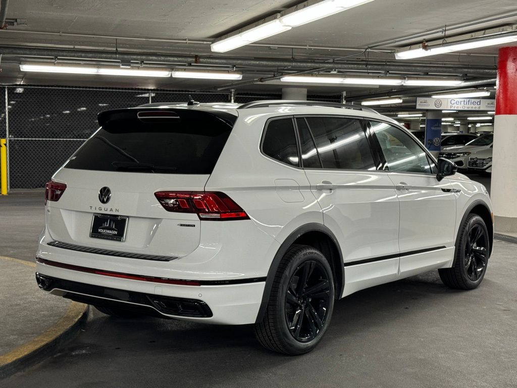 2024 Volkswagen Tiguan 2.0T SE R-Line Black 6