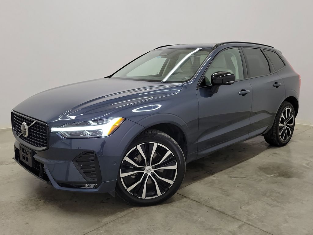 2025 Volvo XC60 B5 Plus Dark Theme AWD