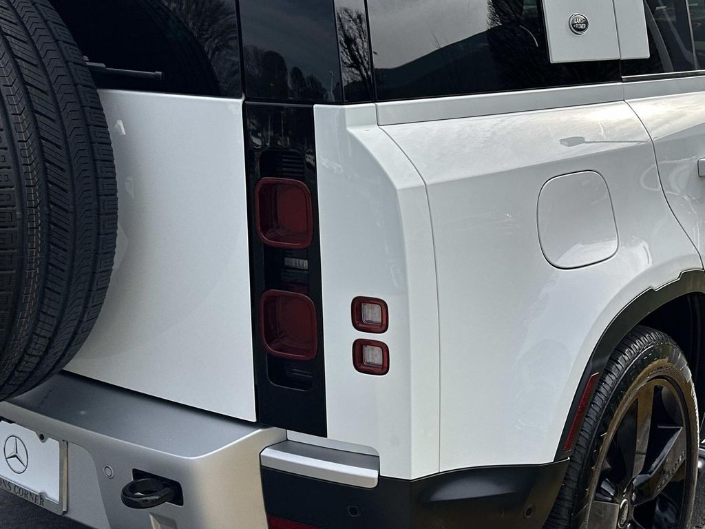 Thumbnail: 2024 Land Rover Defender - 7